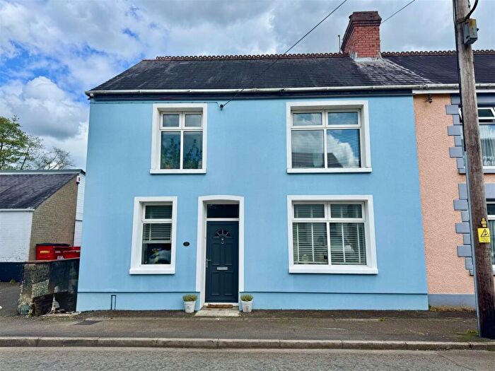 3 Bedroom Semi-Detached House For Sale In Campbell Road, Llandybie, Ammanford, SA18