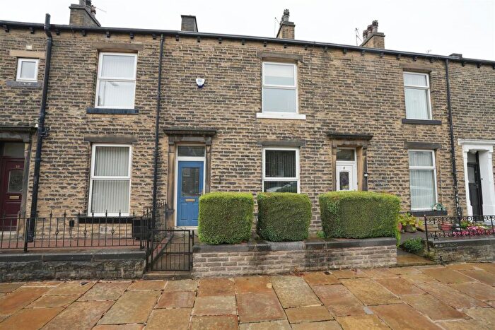 2 Bedroom Terraced House To Rent In Abbey Walk, Halifax, HX3