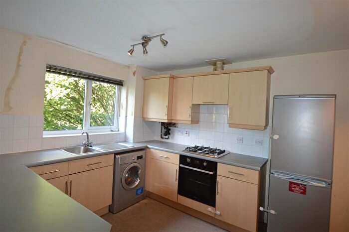2 Bedroom Flat To Rent In Newbold Walk, Manchester, M15