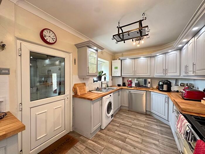 4 Bedroom Detached House For Sale In Cattlelaith Lane, Knottingley, WF11