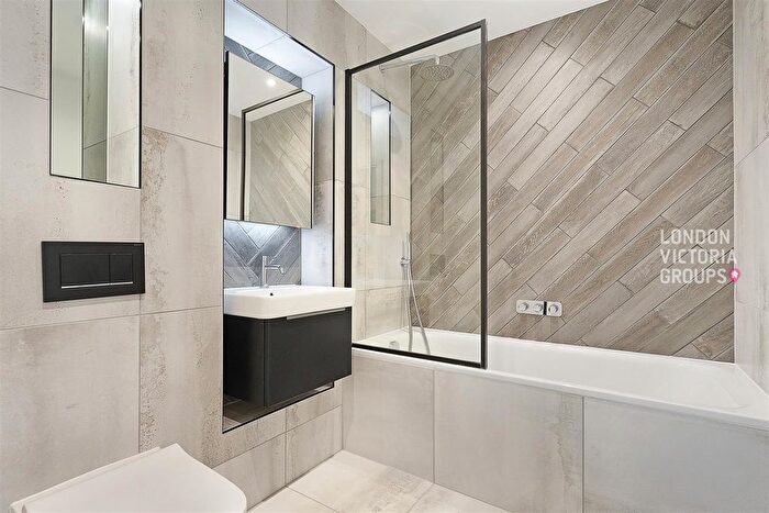 1 Bedroom Flat For Sale In Darjeeling House, Memorial Avenue, Slough, SL1