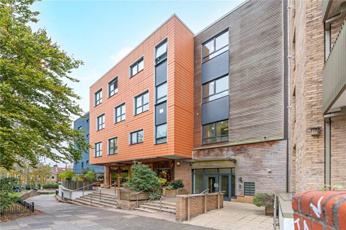 2 Bedroom Flat To Rent In High Street, Teddington, TW11