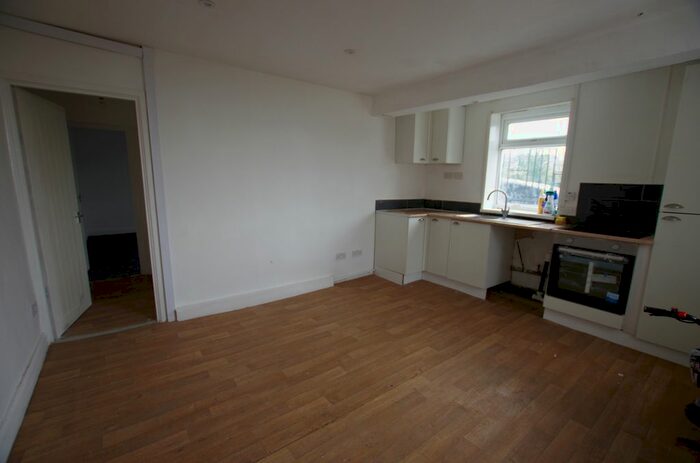 1 Bedroom Flat To Rent In Hustler Street, Bradford, BD3