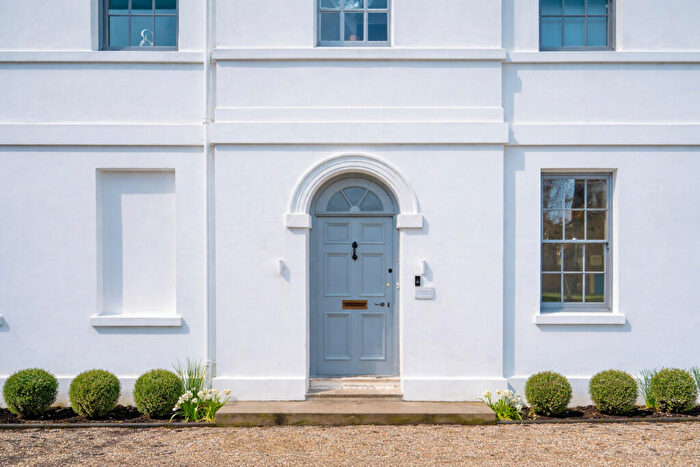 3 Bedroom Apartment To Rent In Bedford Street, Woburn, MK17