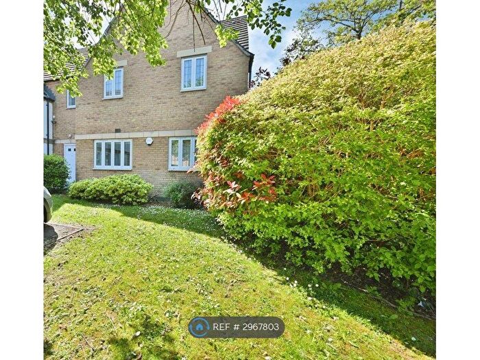 2 Bedroom Flat To Rent In Acanthus Court, Cirencester, GL7