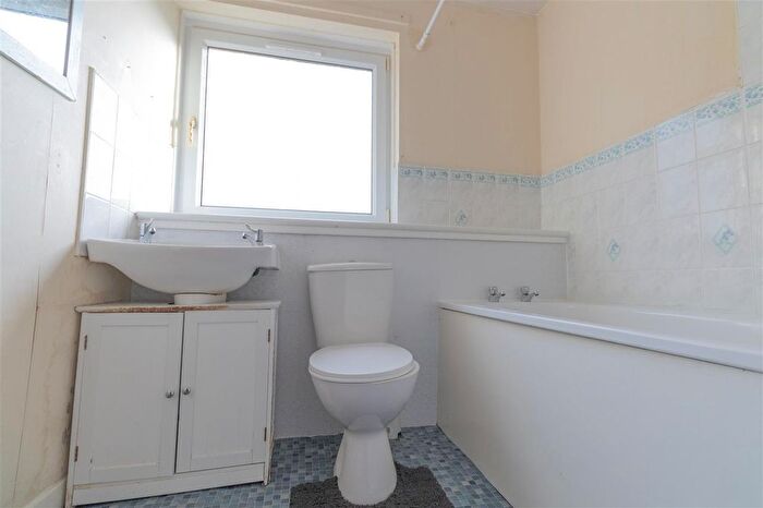 2 Bedroom Flat For Sale In Glenmore, Whitburn, Bathgate, EH47