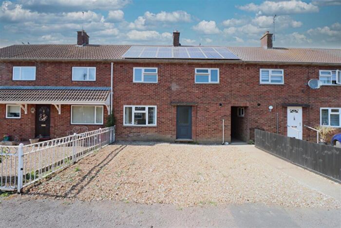 3 Bedroom Semi-Detached House For Sale In Carter Avenue, Broughton, Kettering, NN14