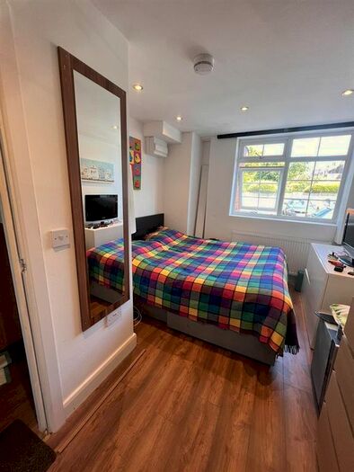 1 Bedroom Property To Rent In Marriott Road, London, N10