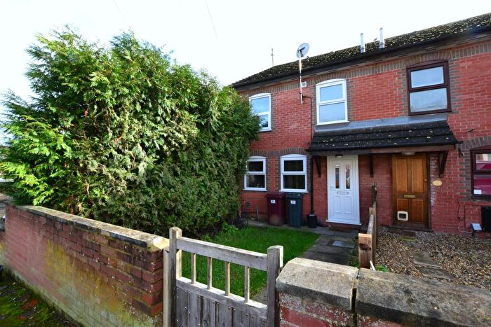 1 Bedroom Semi-Detached House To Rent In Shaftesbury Road, RG30