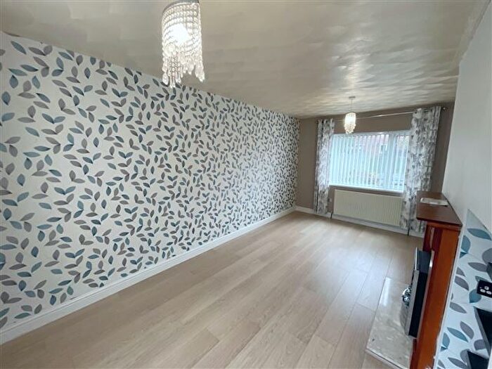 3 Bedroom Semi-Detached House For Sale In Jaunty View, Sheffield, S12