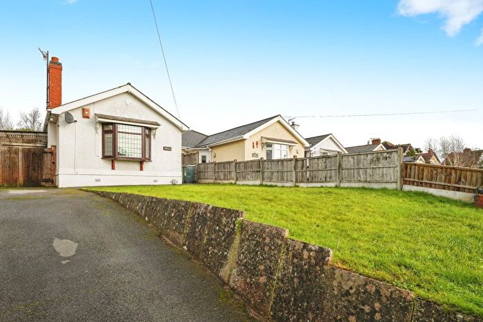 3 Bedroom Semi-Detached House For Sale In Beckett Road, Worcester, Worcestershire, WR3
