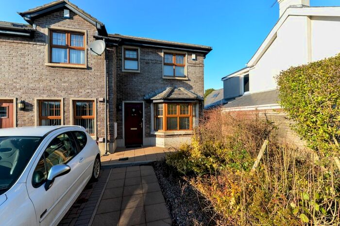 3 Bedroom Terraced House For Sale In Ballynahinch Road, Carryduff, Belfast, BT8