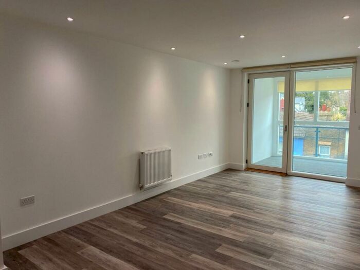 2 Bedroom Apartment To Rent In Upper Stone Street, Maidstone, ME15