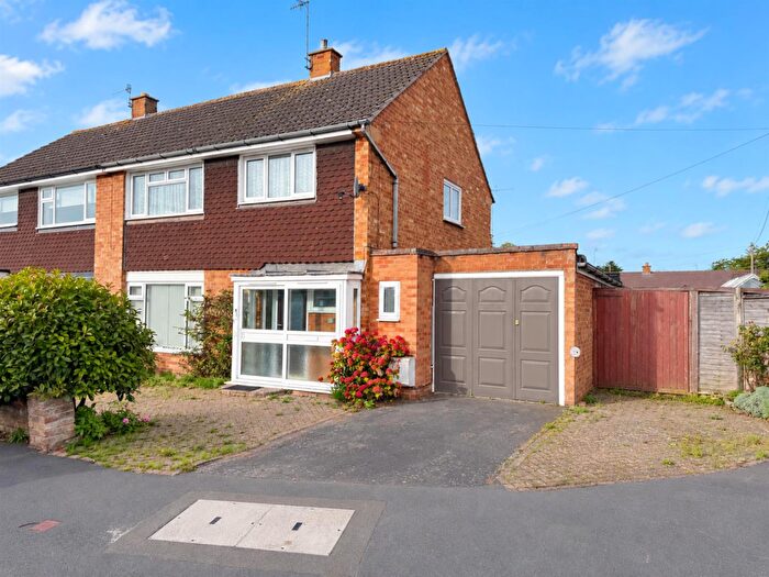 3 Bedroom Semi-Detached House For Sale In Cherry Orchard, Stratford-upon-Avon, CV37