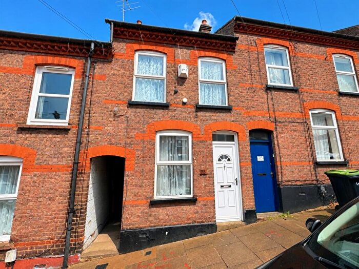 2 Bedroom Terraced House For Sale In May Street, Luton, LU1