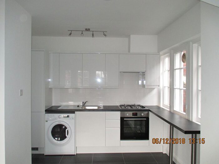 1 Bedroom Flat To Rent In Telford Avenue, Streatham, SW2