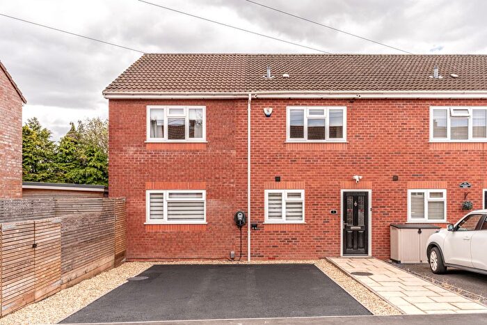 4 Bedroom End Of Terrace House For Sale In Woodwell Road, Shirehampton, Bristol, BS11