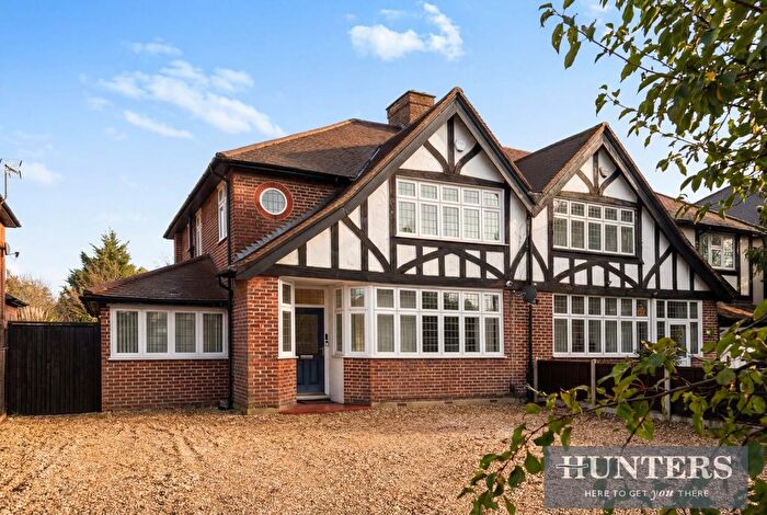 4 Bedroom Semi Detached House For Sale In Malden Road, Worcester Park, KT4