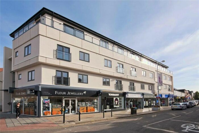 1 Bedroom Flat To Rent In Church Street, Walton-on-Thames, Surrey, KT12
