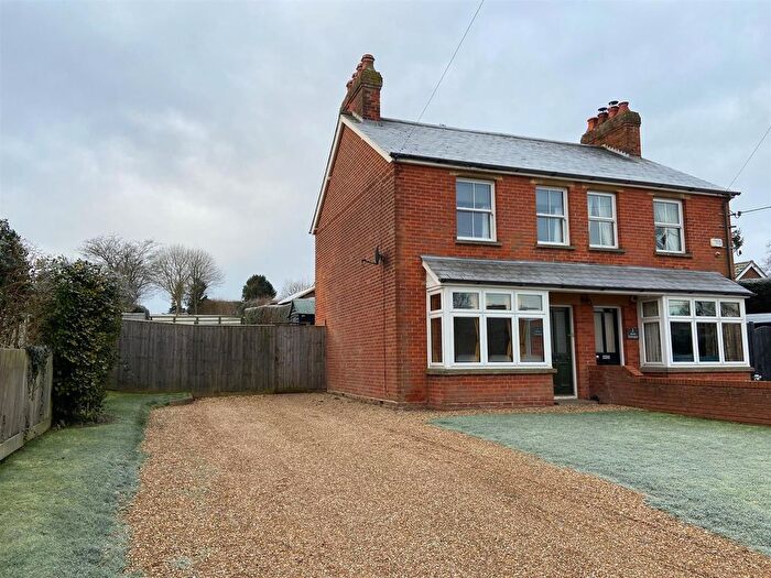 2 Bedroom Cottage To Rent In Petersfield Road, Ropley, Alresford, SO24