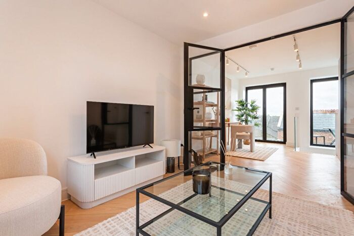 2 Bedroom Town House For Sale In The Townhouse, Hythe Road, Brighton, BN1