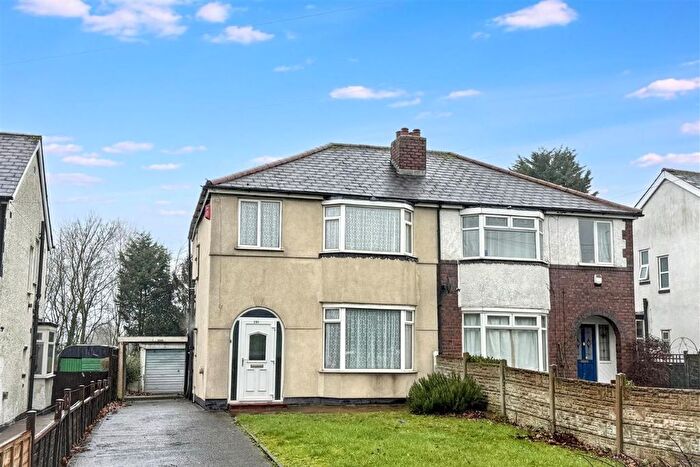 3 Bedroom Semi Detached House For Sale In Birmingham New Road, Wolverhampton, WV4