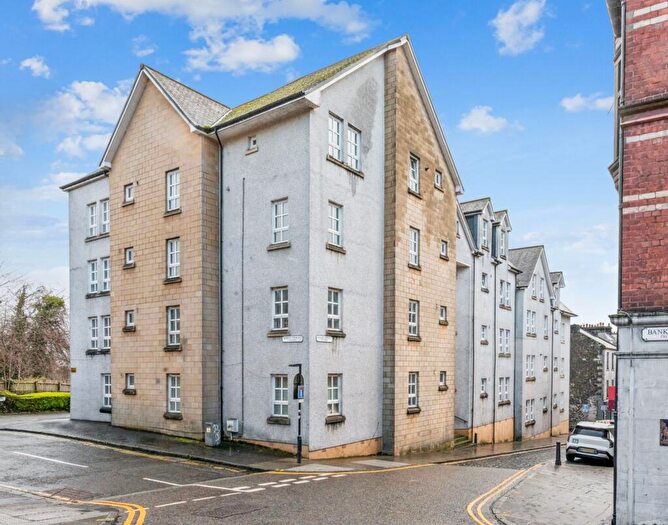 2 Bedroom Flat To Rent In Baker Street, Stirling, Stirlingshire, FK8