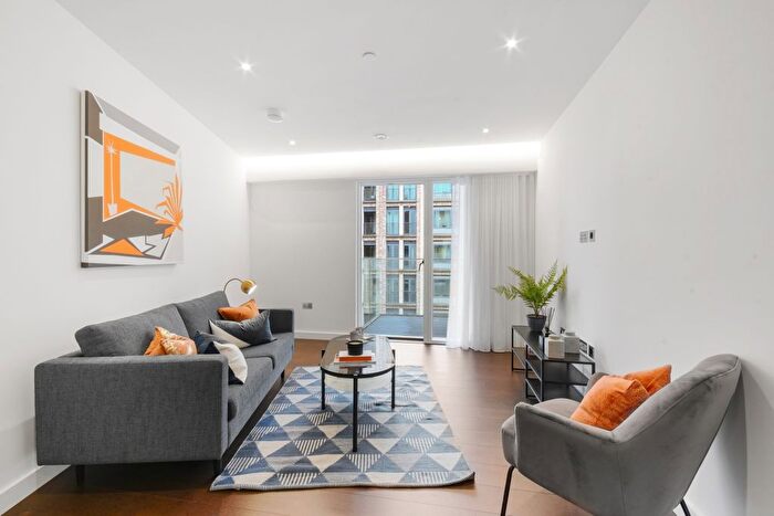 2 Bedroom Flat To Rent In Malthouse Road, London, SW11