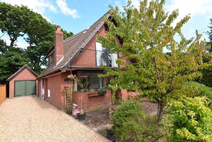 3 Bedroom Detached House For Sale In Fir Avenue, New Milton, BH25
