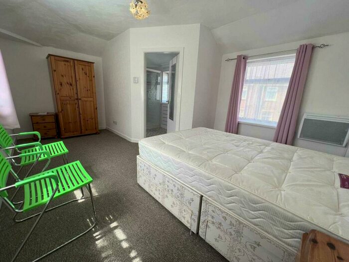 1 Bedroom Flat To Rent In Clifton Drive, Blackpool, FY4