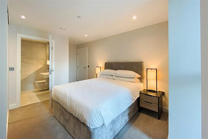 2 Bedroom Apartment To Rent In B. Castle Wharf, M15
