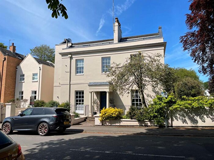2 Bedroom Apartment For Sale In Beauchamp Hill, Leamington Spa, CV32