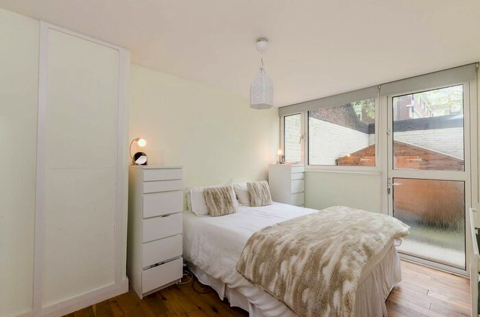 3 Bedroom Maisonette To Rent In Finborough Road, Chelsea, London, SW10