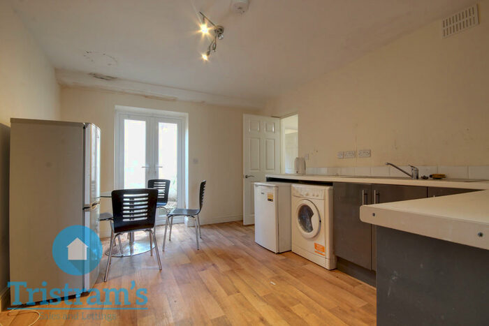 3 Bedroom Ground Flat To Rent In Katherine House, Alexandra Street, NG5