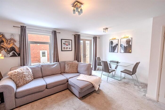 3 Bedroom Terraced House For Sale In Hawkins Way, Helston, TR13