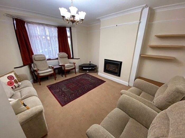 4 Bedroom Terraced House To Rent In Rosebank Avenue, Wembley, HA0