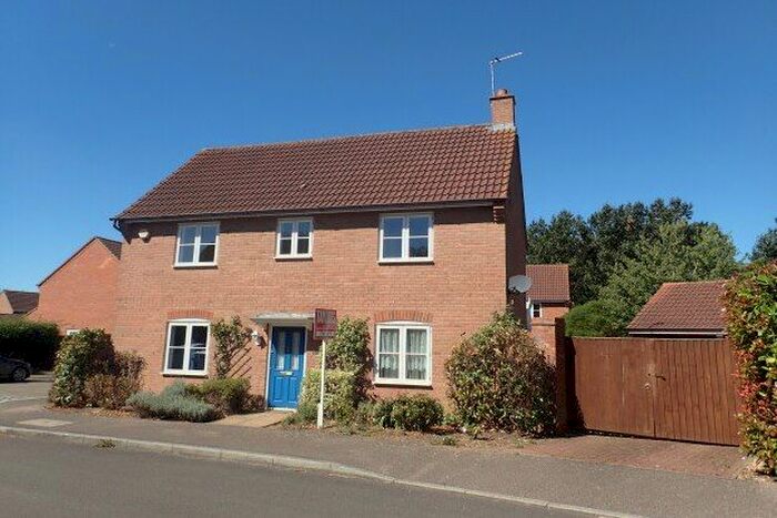 4 Bedroom Property To Rent In Hillbeck Grove, Milton Keynes, MK10