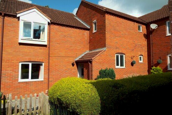 2 Bedroom Property To Rent In Haresfield Close, Redditch, B97