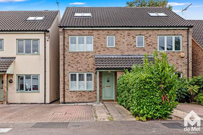 4 Bedroom Semi-Detached House For Sale In Bell View Close, Cheltenham, GL52