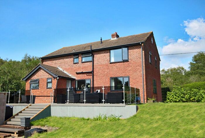 3 Bedroom Detached House For Sale In Forest Road, Bransgore, Christchurch, BH23