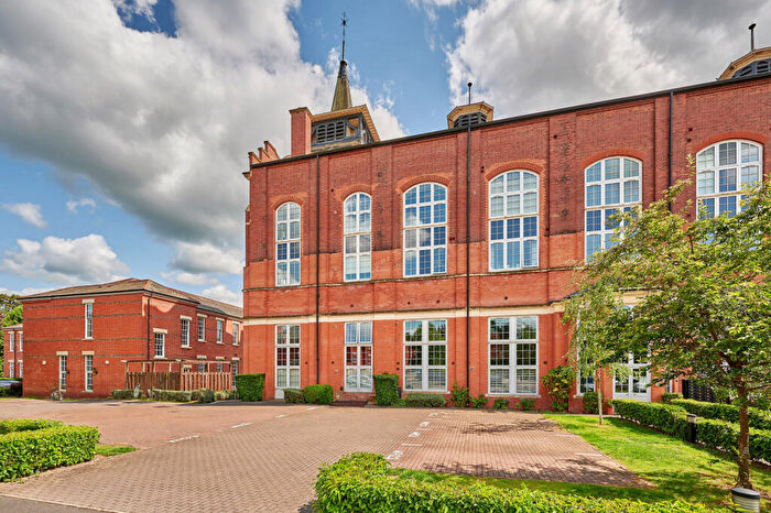 2 Bedroom Apartment For Sale In West Hall, Beningfield Drive, Napsbury Park, St. Albans, AL2