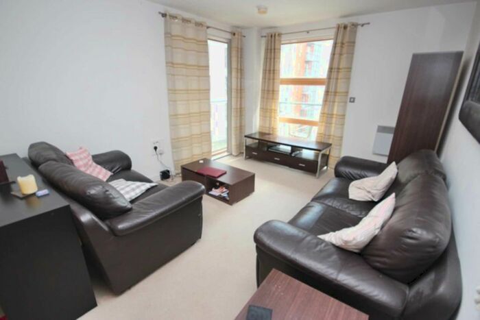 2 Bedroom Flat To Rent In Hornbeam Way, Manchester, M4