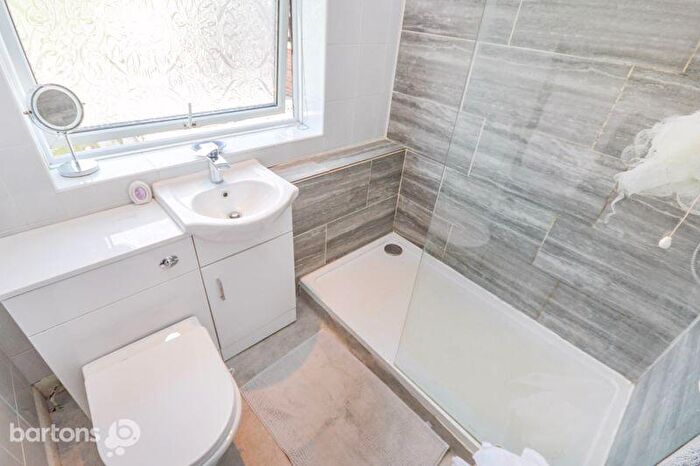 3 Bedroom Semi-Detached House For Sale In Whitehill Road, Brinsworth, S60