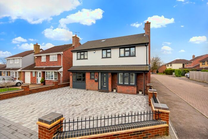 4 Bedroom Detached House For Sale In Millfield Road, West Kingsdown, Sevenoaks, Kent, TN15