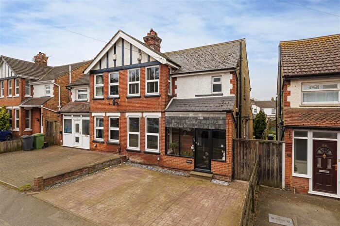 3 Bedroom Semi Detached House For Sale In Hastings Road, Maidstone, ME15