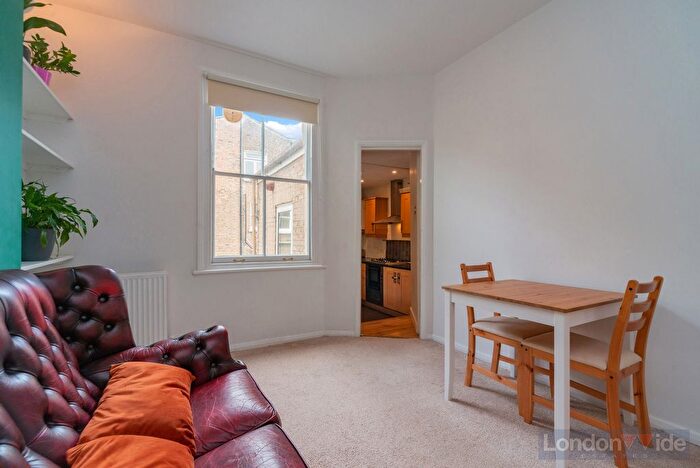 1 Bedroom Flat To Rent In First Floor Flat, Southerton Road, Hammersmith, W6