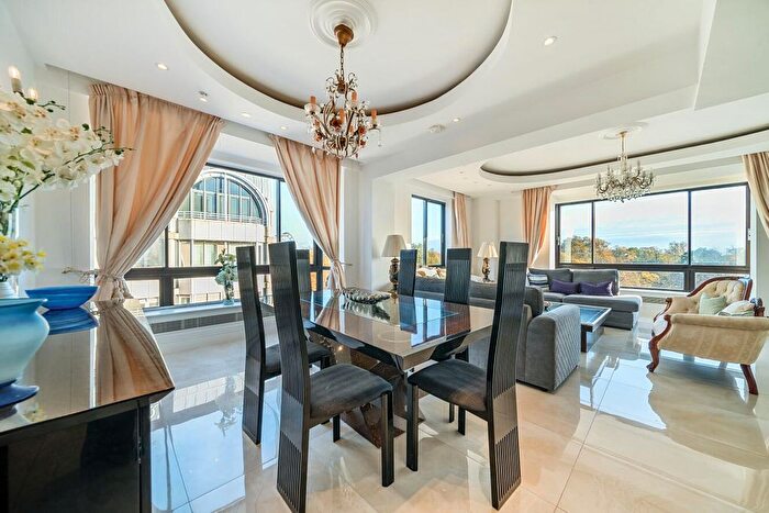 3 Bedroom Flat For Sale In Porchester Gate, Bayswater, London, W2