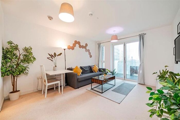 1 Bedroom Flat For Sale In New Drum Street, Aldgate East, E1