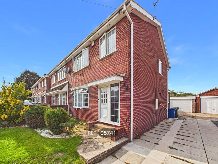 3 Bedroom Property To Rent In , Windmill Balk Lane, Doncaster, DN6
