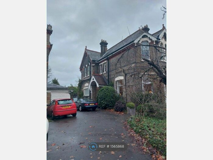 2 Bedroom Flat To Rent In Streatham, London, SW16